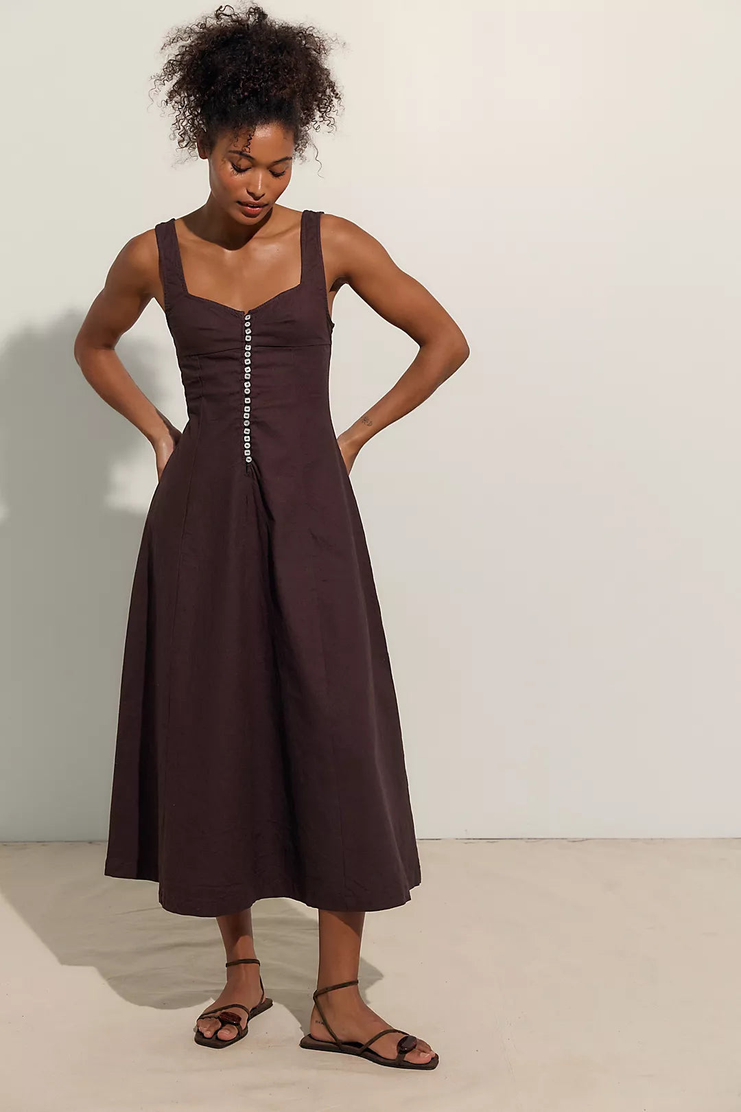 Free People Free-est Holland Stretch Linen Midi Dress in Fudge (Surplus - New)